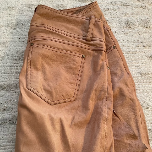 **Sale**cache 100% Lambskin Leather Camel Colored Pants Jeans size 2 - Picture 2 of 4
